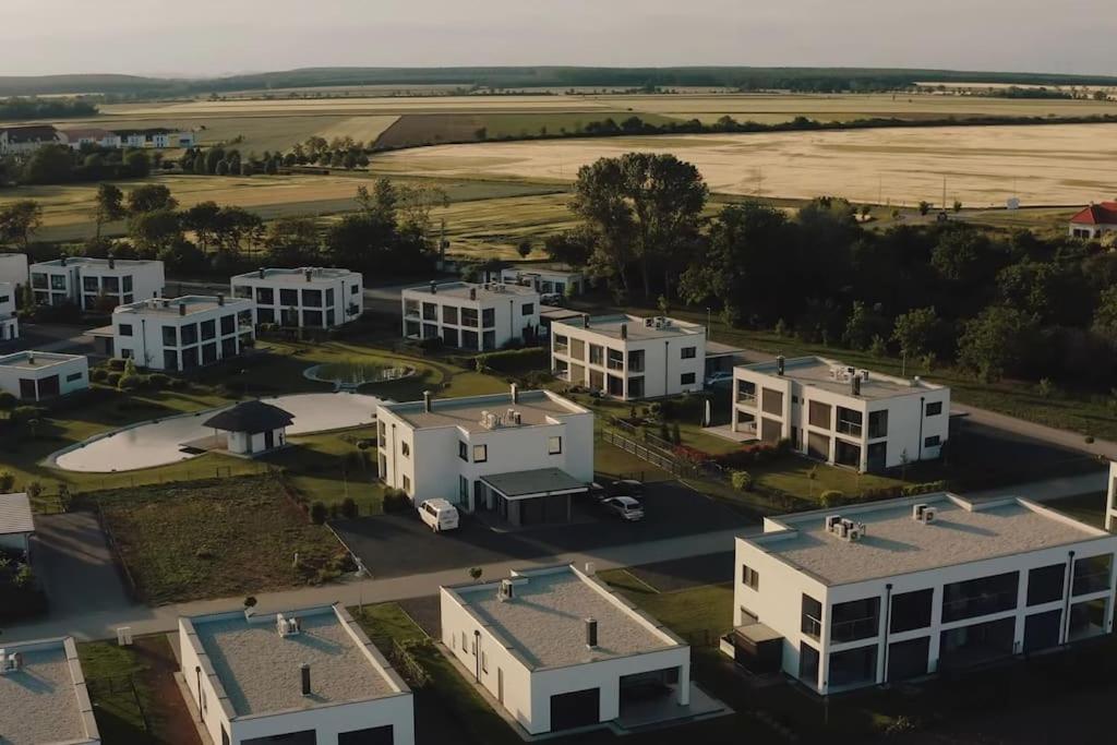 Luxus Appartement Am Golfplatz Und Therme Lutzmannsburg Zsira Exterior foto